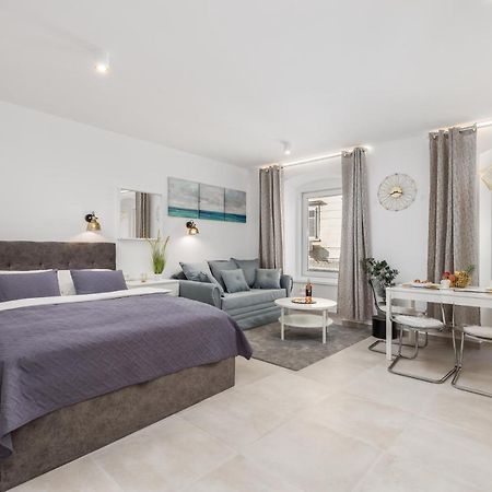 Srnec Apartments - Korzo Риека Экстерьер фото