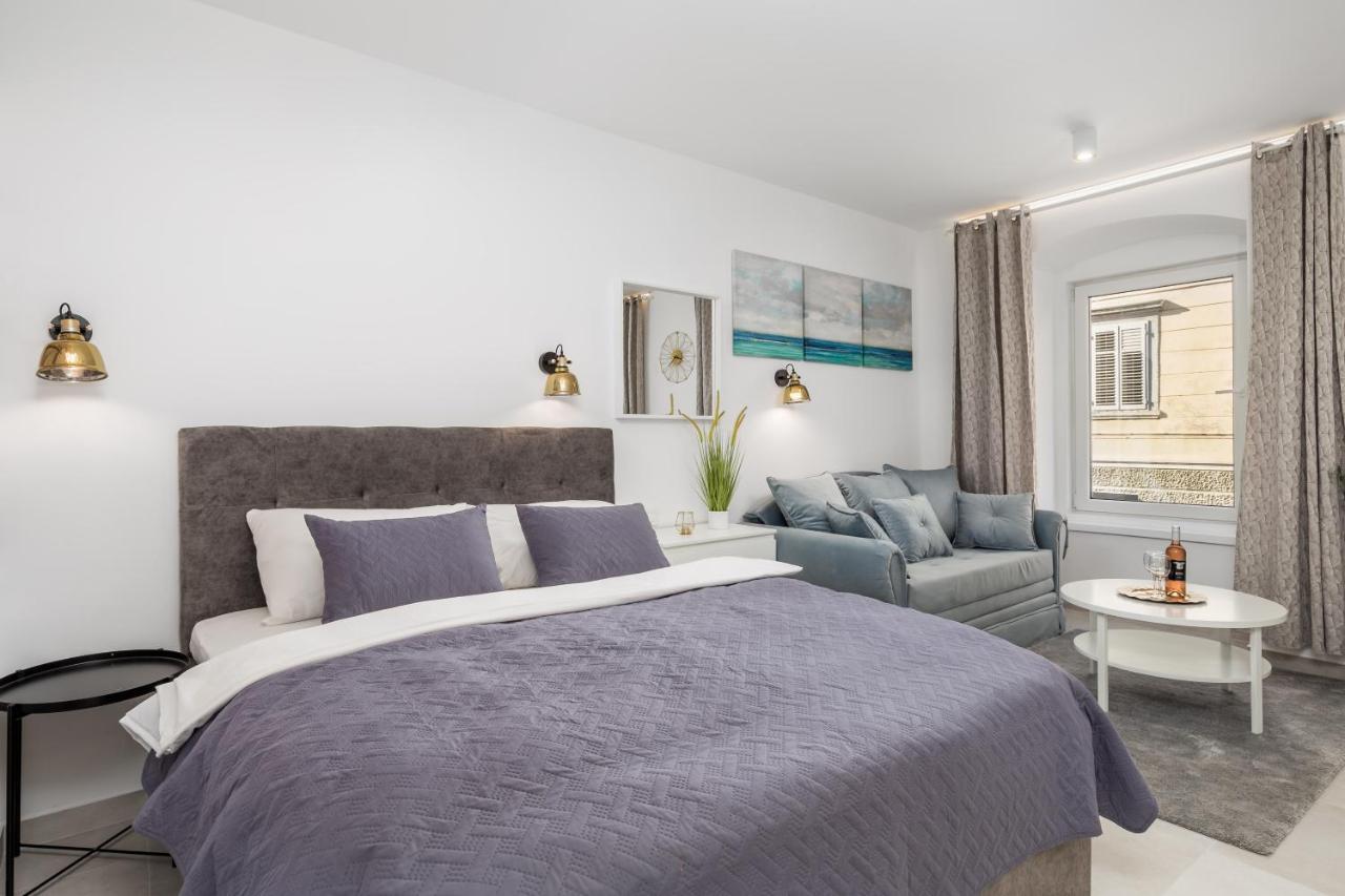 Srnec Apartments - Korzo Риека Экстерьер фото