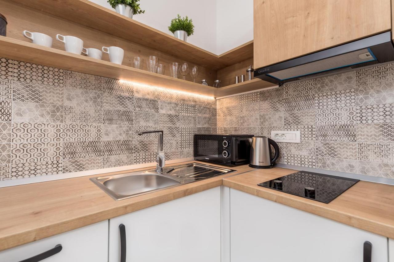 Srnec Apartments - Korzo Риека Экстерьер фото