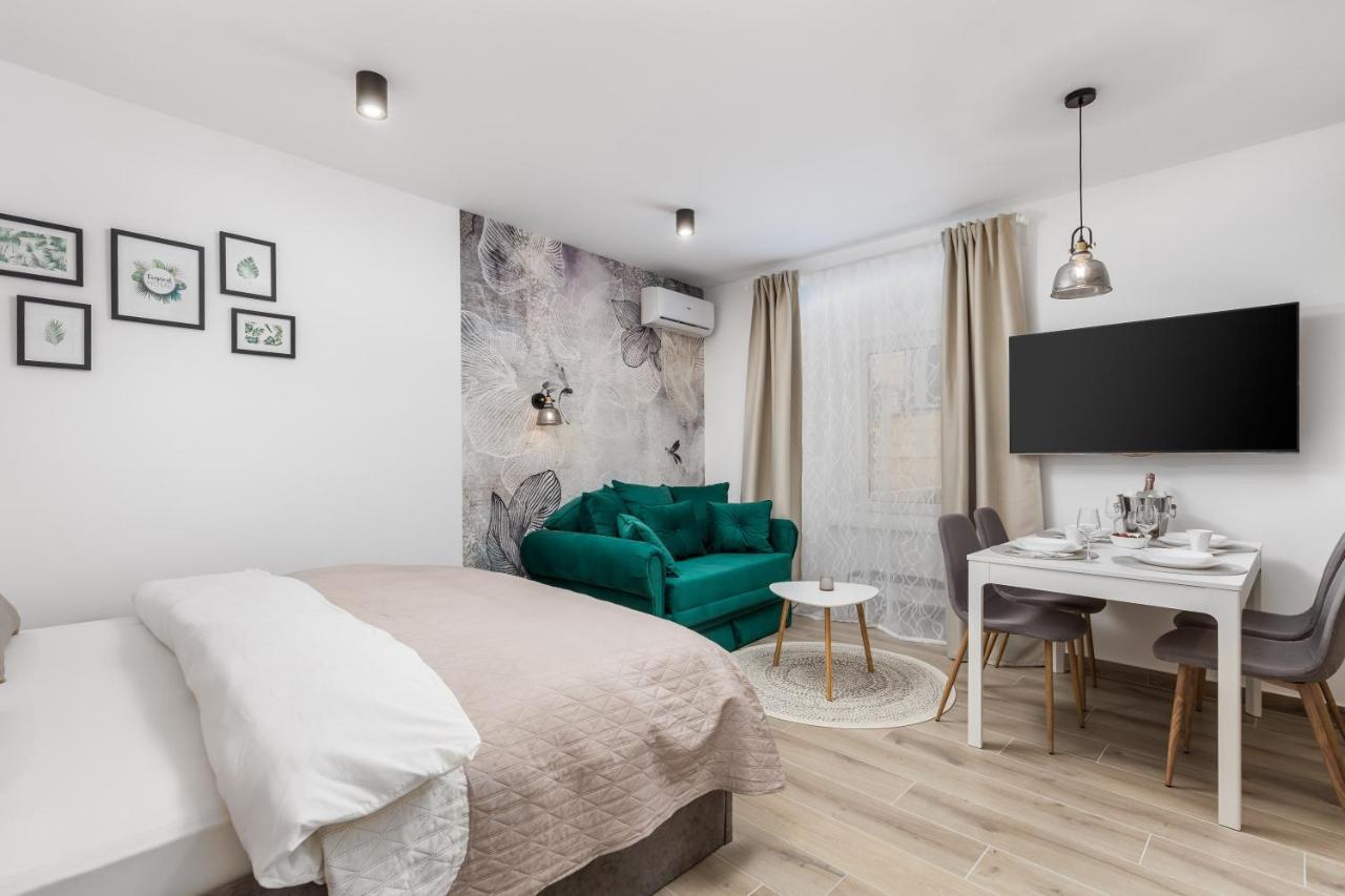 Srnec Apartments - Korzo Риека Экстерьер фото
