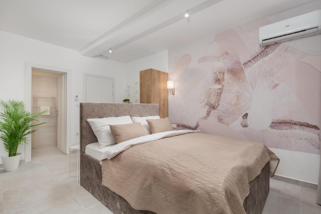 Srnec Apartments - Korzo Риека Экстерьер фото